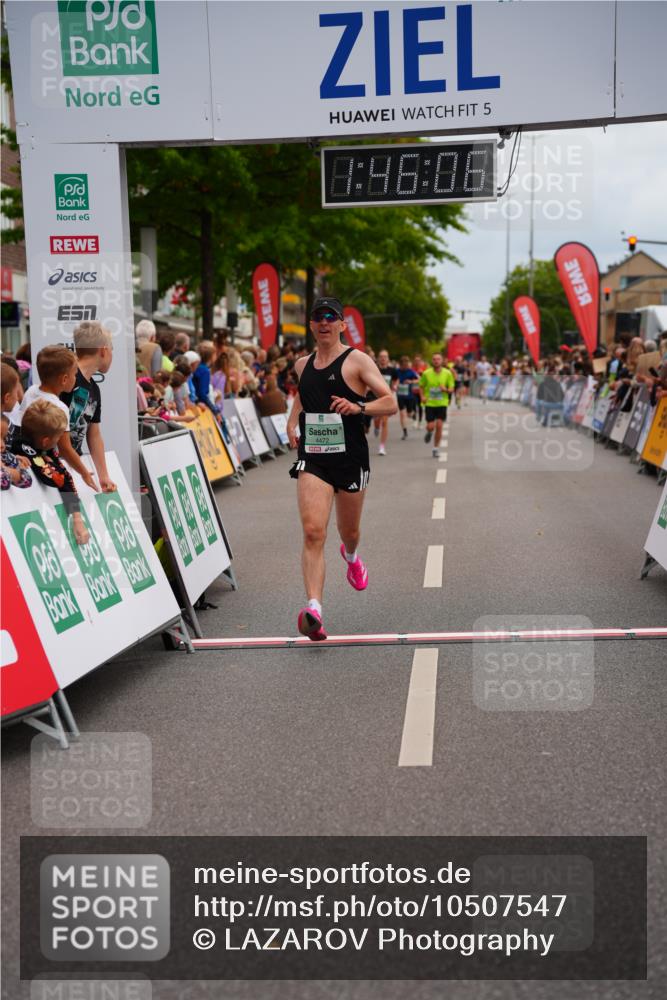 20.09.2026 - PSD Bank Halbmarathon LAZAROV Photography http://msf.ph/oto/10507547 20.09.2026 11:46:06 Ziel 2124, 3076, 4048, 4425, 4472 meine-sportfotos.de