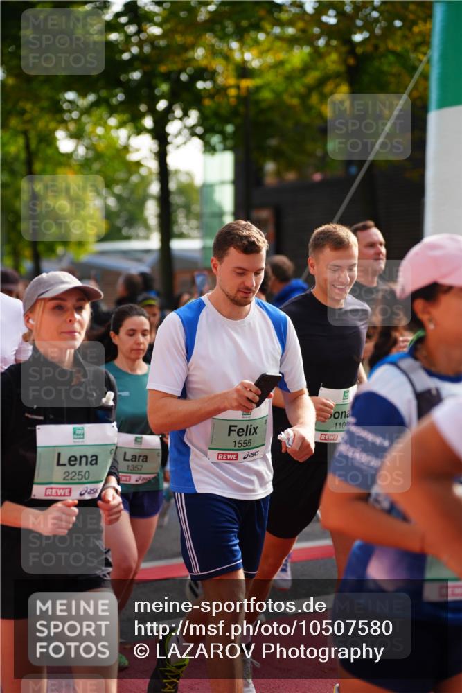 20.09.2026 - PSD Bank Halbmarathon LAZAROV Photography http://msf.ph/oto/10507580 20.09.2026 10:04:02 Laufen 2250, 1555, 1357, 110 meine-sportfotos.de
