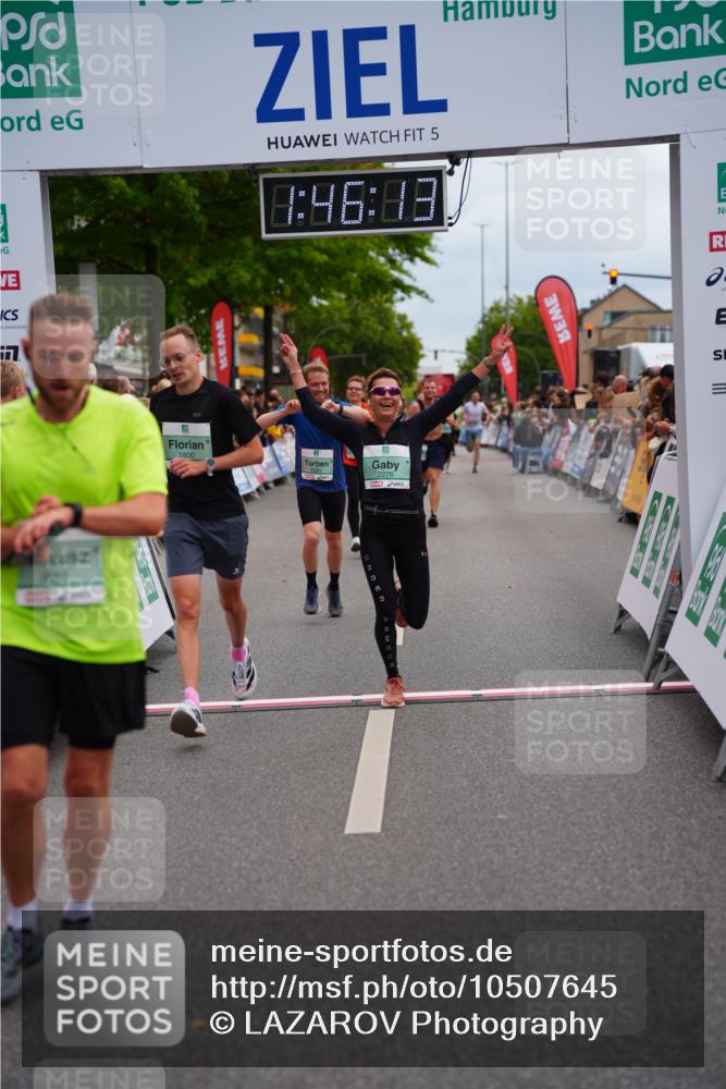 20.09.2026 - PSD Bank Halbmarathon LAZAROV Photography http://msf.ph/oto/10507645 20.09.2026 11:46:13 Ziel 1637, 1800, 2276, 2281, 3366, 3681, 4472 meine-sportfotos.de