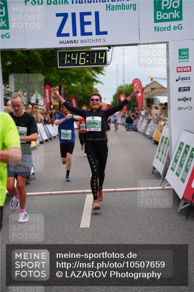 20.09.2026 - PSD Bank Halbmarathon LAZAROV Photography http://msf.ph/oto/10507659 20.09.2026 11:46:13 Ziel 1637, 1800, 2276, 2281, 3366, 3681, 4472 meine-sportfotos.de