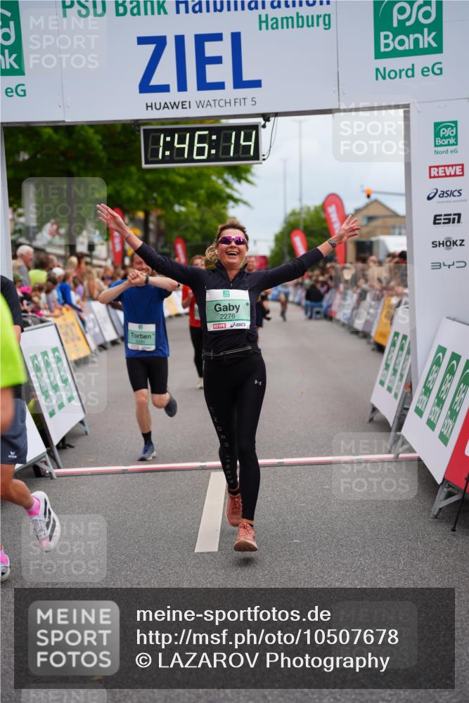 20.09.2026 - PSD Bank Halbmarathon LAZAROV Photography http://msf.ph/oto/10507678 20.09.2026 11:46:14 Ziel 1637, 1800, 2276, 2281, 3366, 3681, 4472 meine-sportfotos.de