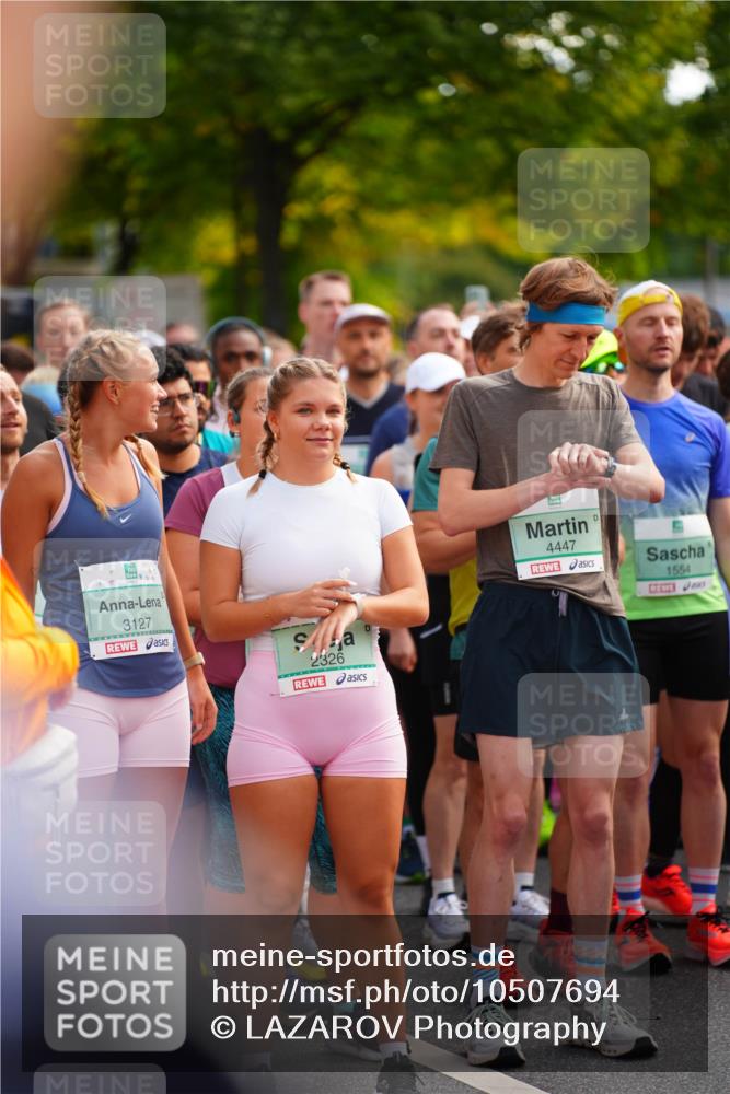 20.09.2026 - PSD Bank Halbmarathon LAZAROV Photography http://msf.ph/oto/10507694 20.09.2026 10:05:16 Laufen 3127, 2326, 4447, 1554 meine-sportfotos.de