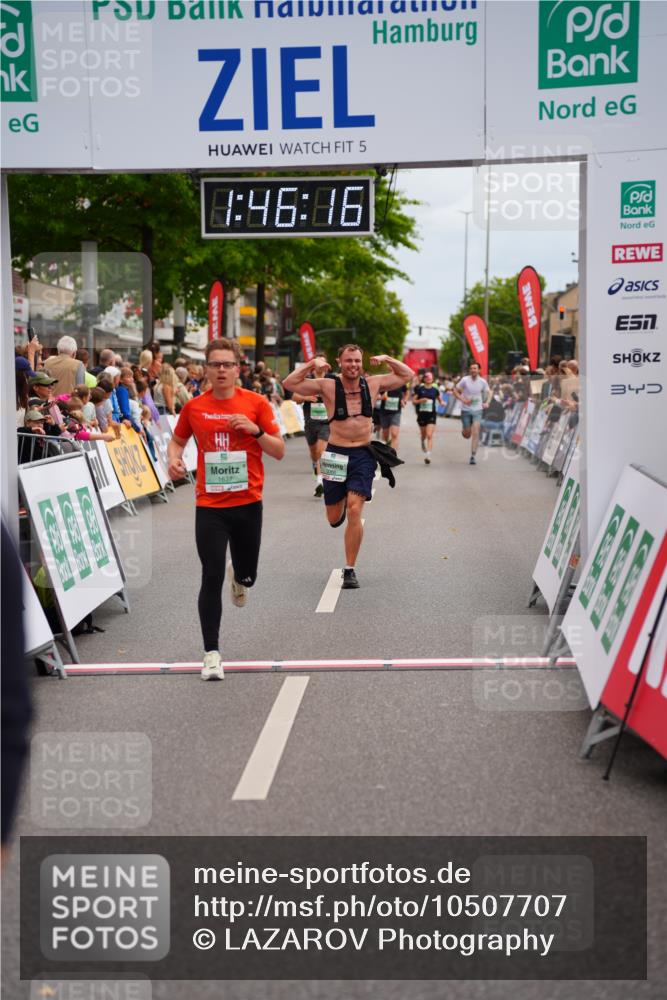 20.09.2026 - PSD Bank Halbmarathon LAZAROV Photography http://msf.ph/oto/10507707 20.09.2026 11:46:16 Ziel 1637, 1800, 2276, 2281, 3366, 3681, 4687 meine-sportfotos.de