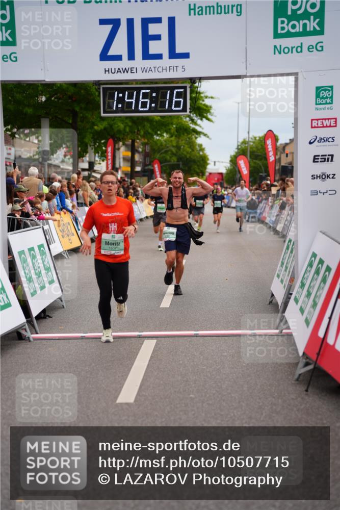 20.09.2026 - PSD Bank Halbmarathon LAZAROV Photography http://msf.ph/oto/10507715 20.09.2026 11:46:16 Ziel 1637, 1800, 2276, 2281, 3366, 3681, 4687 meine-sportfotos.de