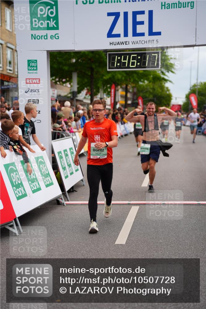 20.09.2026 - PSD Bank Halbmarathon LAZAROV Photography http://msf.ph/oto/10507728 20.09.2026 11:46:16 Ziel 1637, 1800, 2276, 2281, 3366, 3681, 4687 meine-sportfotos.de
