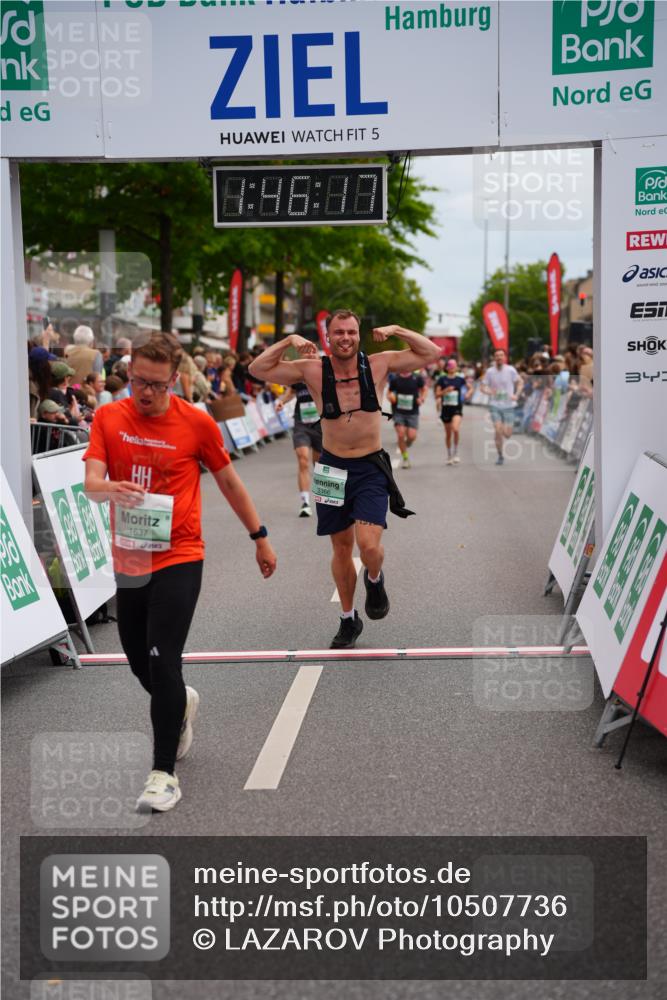 20.09.2026 - PSD Bank Halbmarathon LAZAROV Photography http://msf.ph/oto/10507736 20.09.2026 11:46:17 Ziel 1637, 1800, 2276, 2281, 3366, 3681, 4687 meine-sportfotos.de