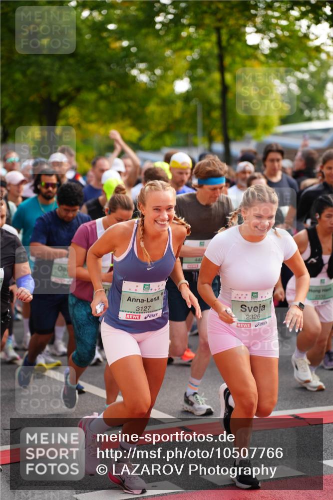 20.09.2026 - PSD Bank Halbmarathon LAZAROV Photography http://msf.ph/oto/10507766 20.09.2026 10:05:27 Laufen 444, 3127, 2326, 2335 meine-sportfotos.de