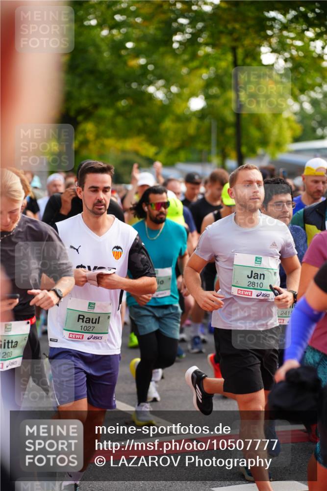 20.09.2026 - PSD Bank Halbmarathon LAZAROV Photography http://msf.ph/oto/10507777 20.09.2026 10:05:28 Laufen 203, 1027, 2810, 2415 meine-sportfotos.de
