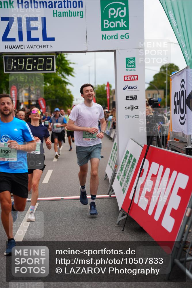 20.09.2026 - PSD Bank Halbmarathon LAZAROV Photography http://msf.ph/oto/10507833 20.09.2026 11:46:22 Ziel 1637, 2042, 2171, 2175, 2281, 2374, 2680, 2769, 2977, 3366, 3565, 3602, 3626, 4687 meine-sportfotos.de