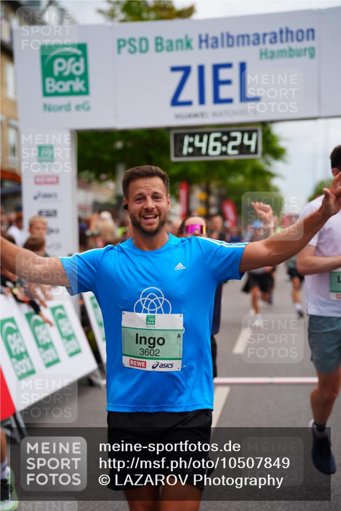 20.09.2026 - PSD Bank Halbmarathon LAZAROV Photography http://msf.ph/oto/10507849 20.09.2026 11:46:23 Ziel 1637, 2042, 2171, 2175, 2374, 2680, 2769, 2977, 3366, 3565, 3602, 3626, 4687 meine-sportfotos.de