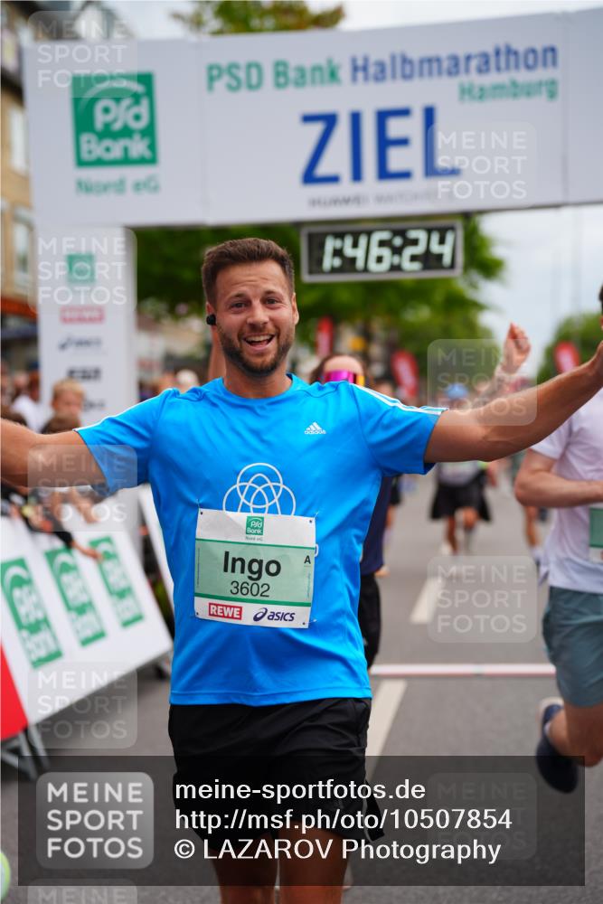 20.09.2026 - PSD Bank Halbmarathon LAZAROV Photography http://msf.ph/oto/10507854 20.09.2026 11:46:23 Ziel 1637, 2042, 2171, 2175, 2374, 2680, 2769, 2977, 3366, 3565, 3602, 3626, 4687 meine-sportfotos.de