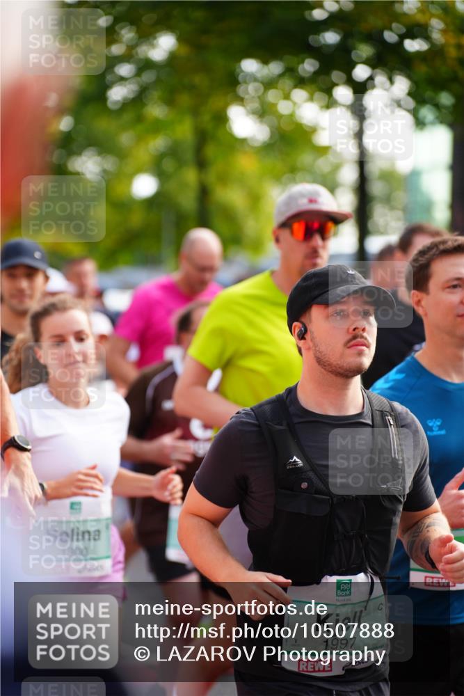 20.09.2026 - PSD Bank Halbmarathon LAZAROV Photography http://msf.ph/oto/10507888 20.09.2026 10:05:41 Laufen 1300, 1997 meine-sportfotos.de