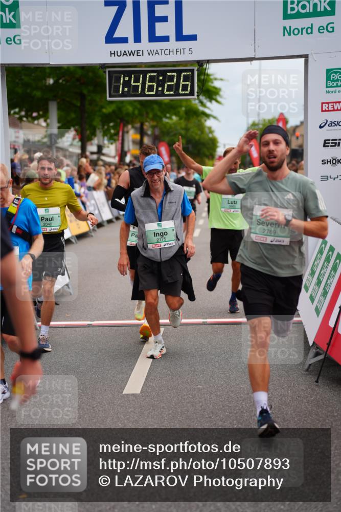 20.09.2026 - PSD Bank Halbmarathon LAZAROV Photography http://msf.ph/oto/10507893 20.09.2026 11:46:25 Ziel 1860, 2042, 2066, 2171, 2175, 2374, 2524, 2680, 2769, 2977, 3366, 3565, 3602, 3626, 4687 meine-sportfotos.de