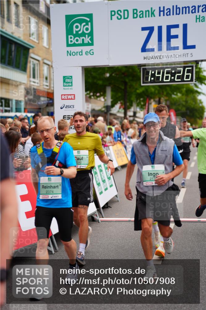 20.09.2026 - PSD Bank Halbmarathon LAZAROV Photography http://msf.ph/oto/10507908 20.09.2026 11:46:26 Ziel 1860, 2042, 2066, 2171, 2175, 2374, 2524, 2680, 2769, 2977, 3565, 3602, 3626, 4387, 4687 meine-sportfotos.de