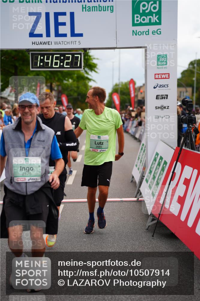20.09.2026 - PSD Bank Halbmarathon LAZAROV Photography http://msf.ph/oto/10507914 20.09.2026 11:46:26 Ziel 1860, 2042, 2066, 2171, 2175, 2374, 2524, 2680, 2769, 2977, 3565, 3602, 3626, 4387, 4687 meine-sportfotos.de