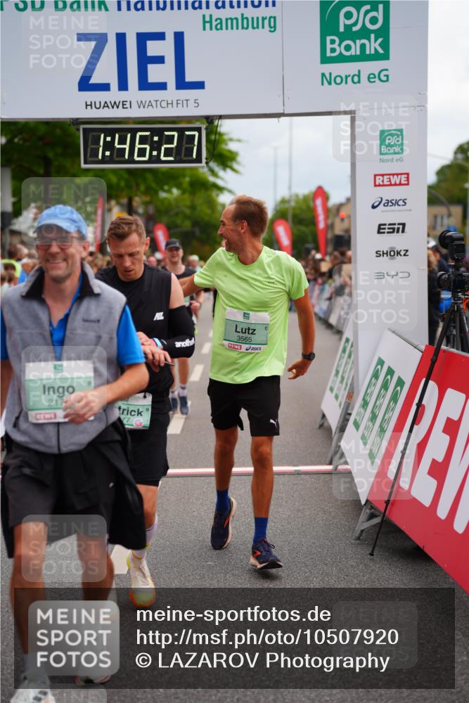 20.09.2026 - PSD Bank Halbmarathon LAZAROV Photography http://msf.ph/oto/10507920 20.09.2026 11:46:27 Ziel 1860, 2042, 2066, 2171, 2175, 2374, 2524, 2680, 2769, 2977, 3565, 3602, 3626, 4387, 4687 meine-sportfotos.de