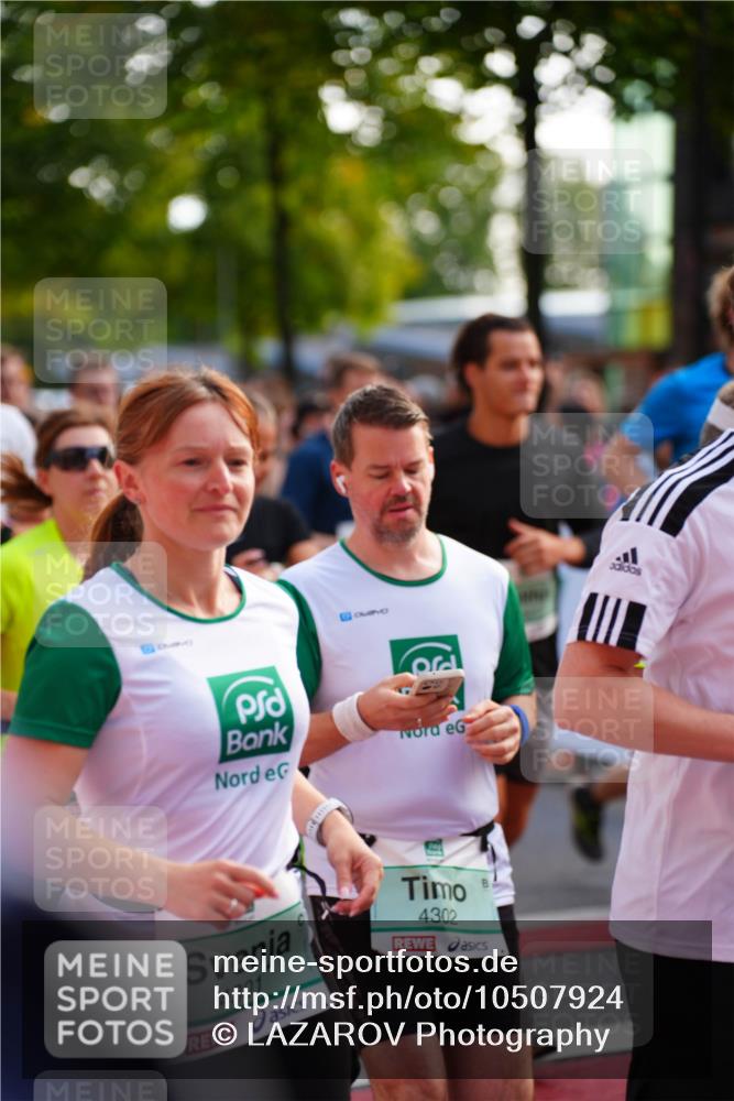 20.09.2026 - PSD Bank Halbmarathon LAZAROV Photography http://msf.ph/oto/10507924 20.09.2026 10:05:45 Laufen 4301, 4302 meine-sportfotos.de