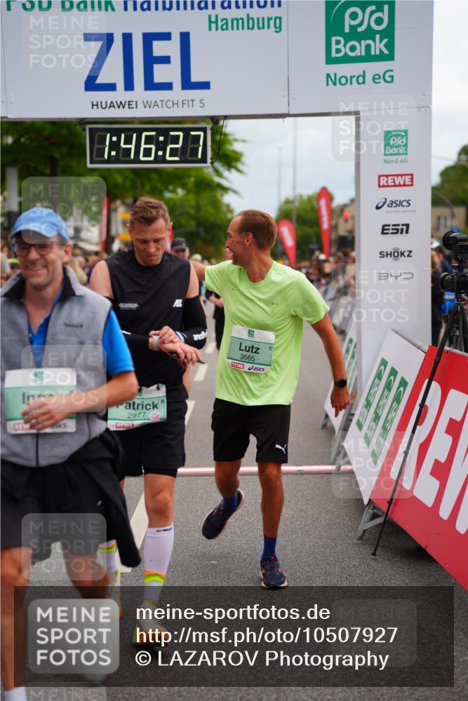 20.09.2026 - PSD Bank Halbmarathon LAZAROV Photography http://msf.ph/oto/10507927 20.09.2026 11:46:27 Ziel 1860, 2042, 2066, 2171, 2175, 2374, 2524, 2680, 2769, 2977, 3565, 3602, 3626, 4387, 4687 meine-sportfotos.de
