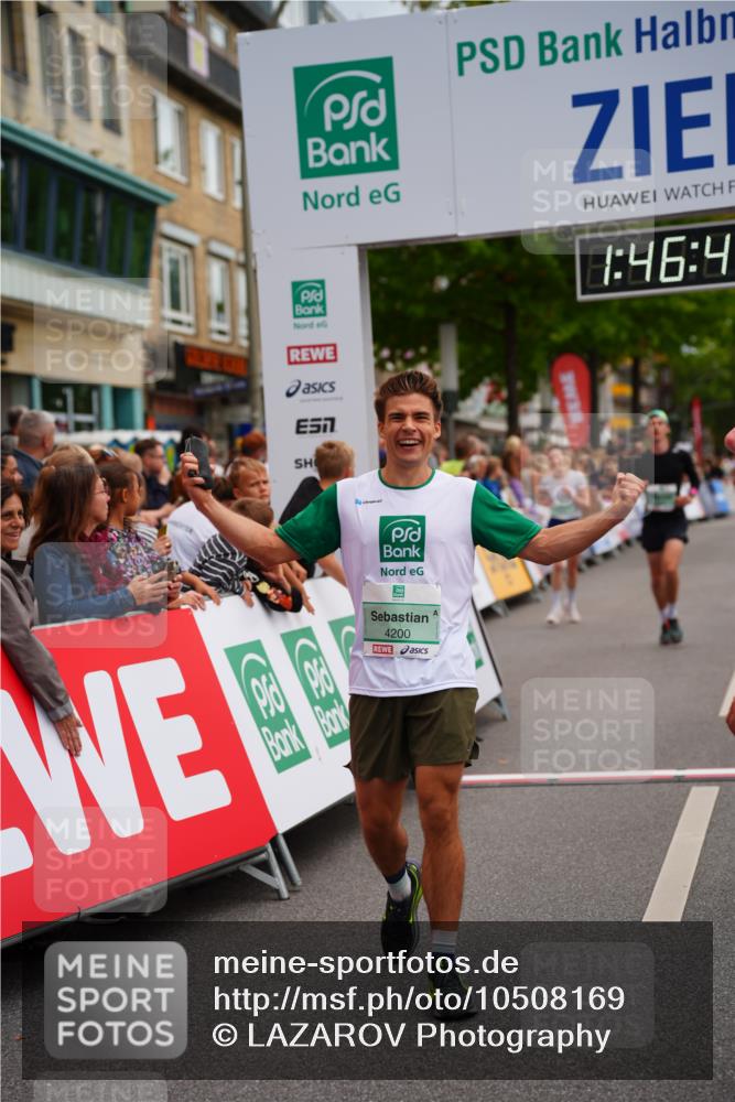 20.09.2026 - PSD Bank Halbmarathon LAZAROV Photography http://msf.ph/oto/10508169 20.09.2026 11:46:40 Ziel 1102, 2027, 2087, 2778, 3226, 3408, 3425, 3790, 4070, 4094, 4200, 4640, 4710 meine-sportfotos.de