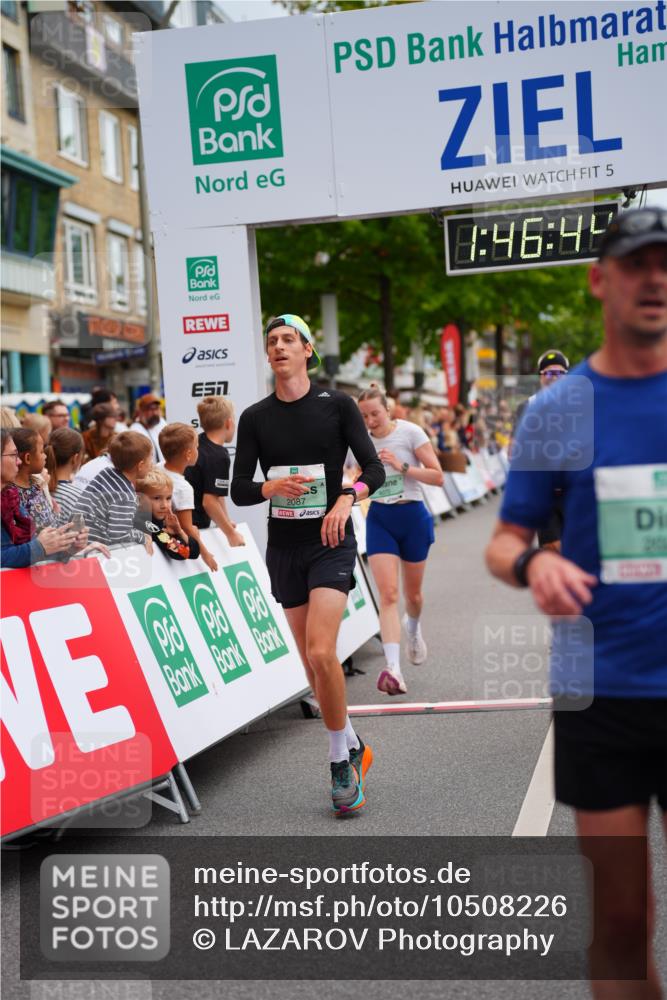 20.09.2026 - PSD Bank Halbmarathon LAZAROV Photography http://msf.ph/oto/10508226 20.09.2026 11:46:43 Ziel 1527, 2027, 2087, 3226, 3408, 3425, 3790, 4070, 4094, 4200, 4249, 4640, 4710 meine-sportfotos.de