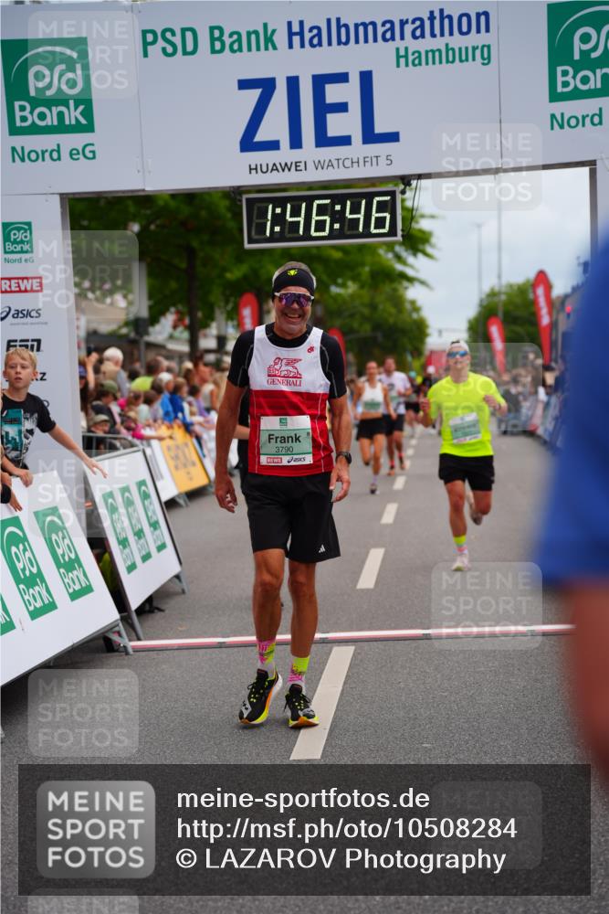 20.09.2026 - PSD Bank Halbmarathon LAZAROV Photography http://msf.ph/oto/10508284 20.09.2026 11:46:46 Ziel 1527, 2027, 2087, 2773, 3226, 3790, 4070, 4094, 4200, 4249, 4640 meine-sportfotos.de