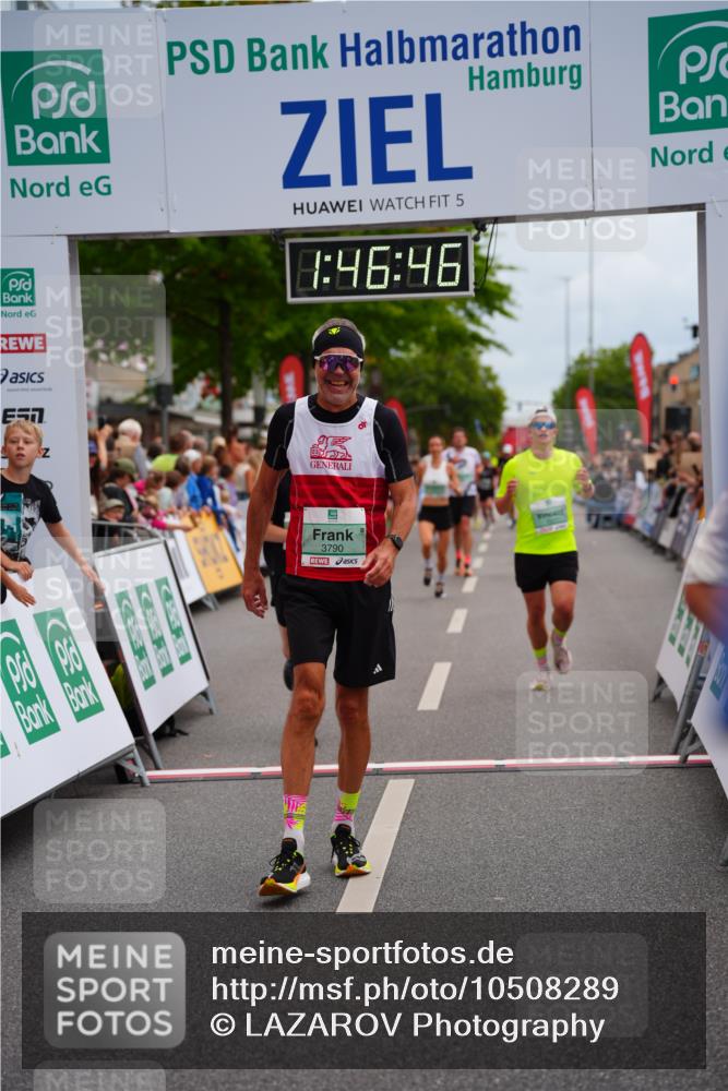 20.09.2026 - PSD Bank Halbmarathon LAZAROV Photography http://msf.ph/oto/10508289 20.09.2026 11:46:46 Ziel 1527, 2027, 2087, 2773, 3226, 3790, 4070, 4094, 4200, 4249, 4640 meine-sportfotos.de