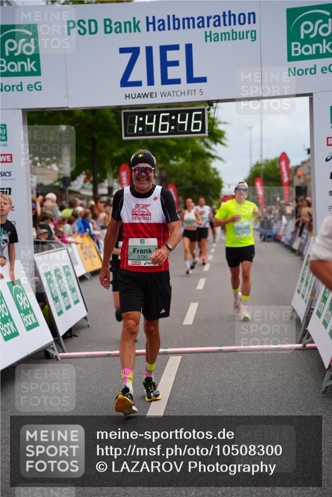 20.09.2026 - PSD Bank Halbmarathon LAZAROV Photography http://msf.ph/oto/10508300 20.09.2026 11:46:46 Ziel 1527, 2027, 2087, 2773, 3226, 3790, 4070, 4094, 4200, 4249, 4640 meine-sportfotos.de
