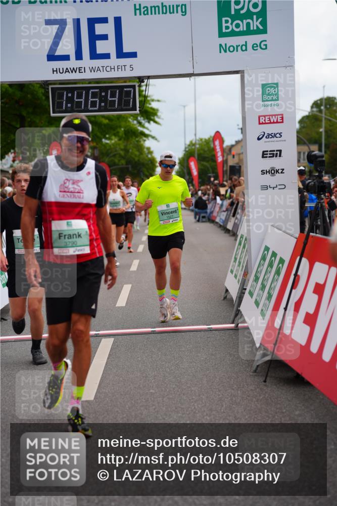 20.09.2026 - PSD Bank Halbmarathon LAZAROV Photography http://msf.ph/oto/10508307 20.09.2026 11:46:47 Ziel 1527, 2027, 2087, 2773, 3226, 3790, 4070, 4094, 4200, 4249, 4566 meine-sportfotos.de