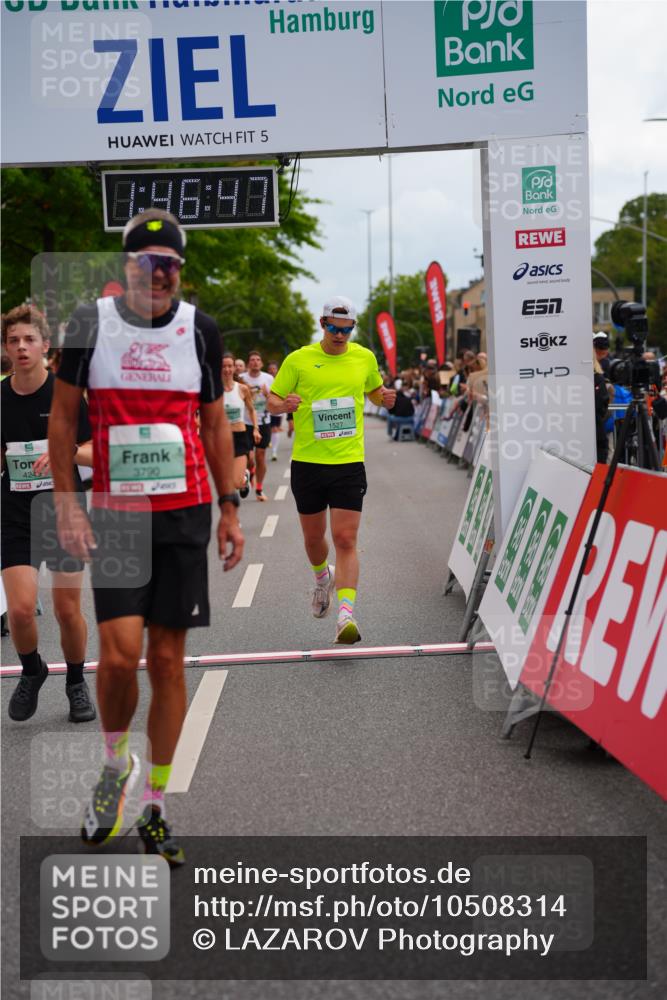 20.09.2026 - PSD Bank Halbmarathon LAZAROV Photography http://msf.ph/oto/10508314 20.09.2026 11:46:47 Ziel 1527, 2027, 2087, 2773, 3226, 3790, 4070, 4094, 4200, 4249, 4566 meine-sportfotos.de