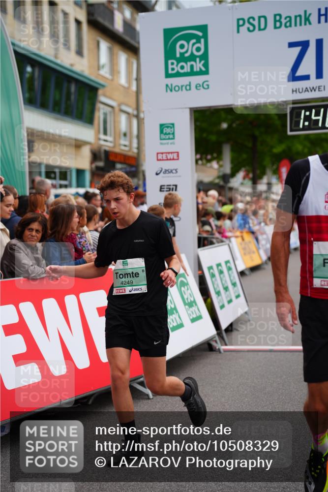 20.09.2026 - PSD Bank Halbmarathon LAZAROV Photography http://msf.ph/oto/10508329 20.09.2026 11:46:48 Ziel 1527, 1876, 2027, 2087, 2773, 3226, 3790, 4070, 4249, 4566, 4639 meine-sportfotos.de