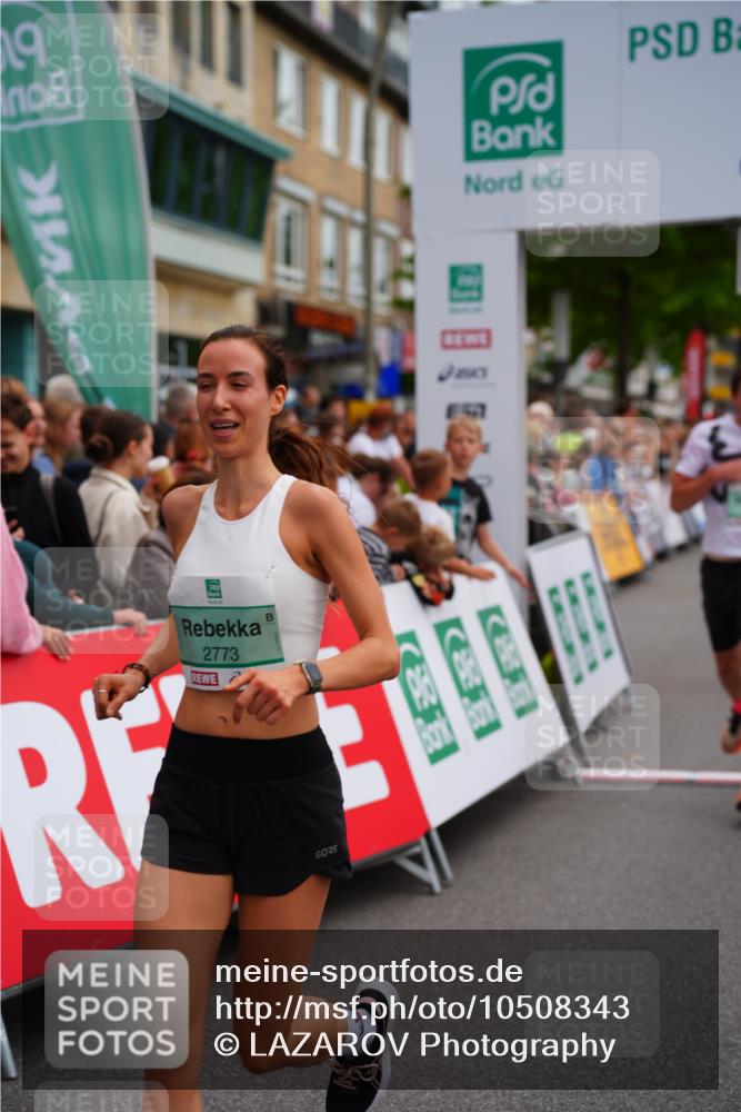 20.09.2026 - PSD Bank Halbmarathon LAZAROV Photography http://msf.ph/oto/10508343 20.09.2026 11:46:51 Ziel 1527, 1557, 1810, 1876, 2087, 2090, 2773, 3226, 3790, 4001, 4070, 4247, 4249, 4566, 4639 meine-sportfotos.de