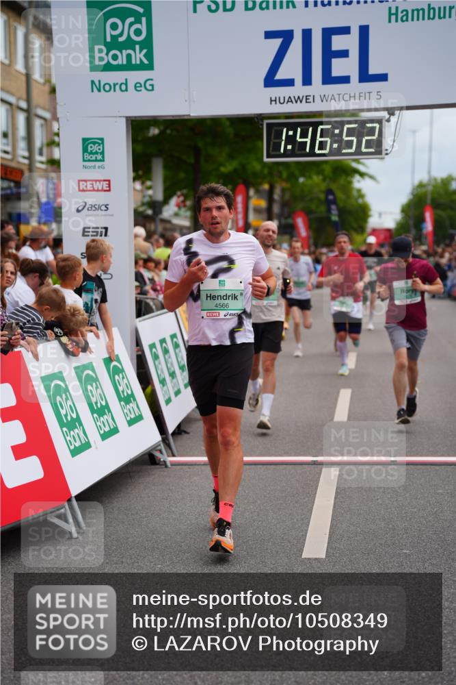 20.09.2026 - PSD Bank Halbmarathon LAZAROV Photography http://msf.ph/oto/10508349 20.09.2026 11:46:52 Ziel 1527, 1557, 1810, 1876, 2090, 2659, 2773, 3424, 3790, 4001, 4247, 4249, 4566, 4639 meine-sportfotos.de