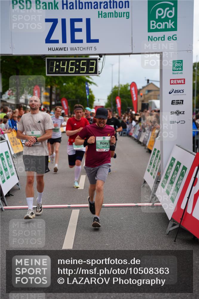 20.09.2026 - PSD Bank Halbmarathon LAZAROV Photography http://msf.ph/oto/10508363 20.09.2026 11:46:53 Ziel 1527, 1557, 1810, 1876, 2090, 2659, 2773, 3424, 4001, 4247, 4249, 4566, 4639 meine-sportfotos.de