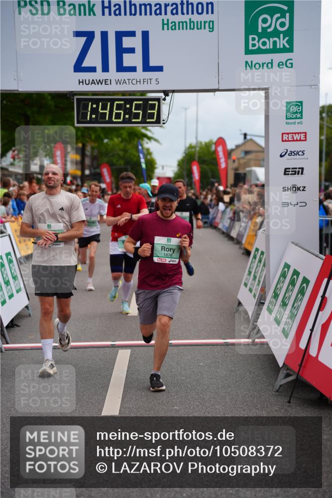 20.09.2026 - PSD Bank Halbmarathon LAZAROV Photography http://msf.ph/oto/10508372 20.09.2026 11:46:53 Ziel 1527, 1557, 1810, 1876, 2090, 2659, 2773, 3424, 4001, 4247, 4249, 4566, 4639 meine-sportfotos.de