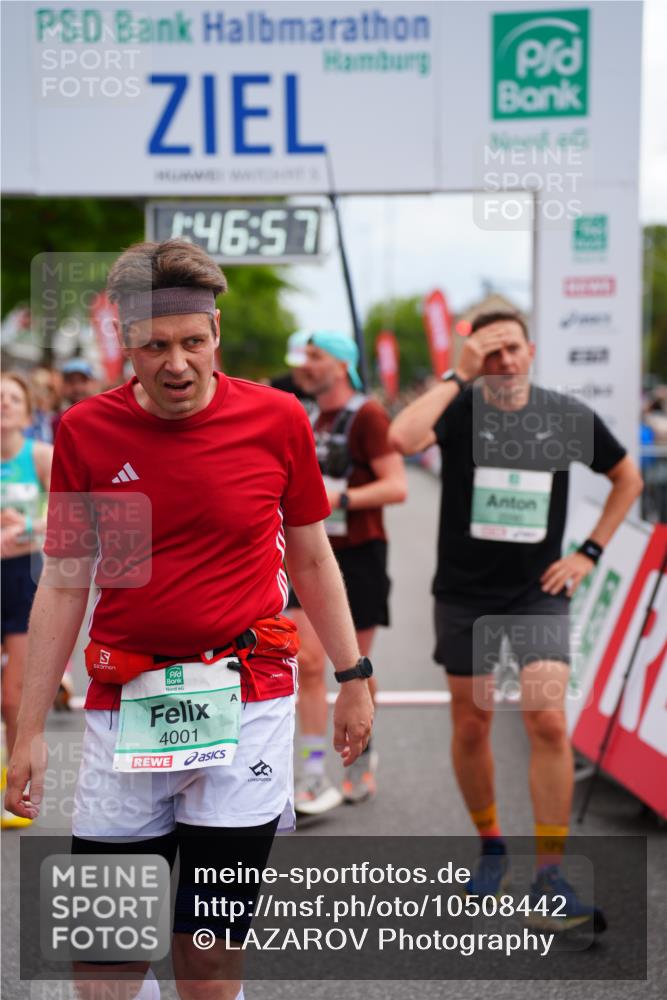 20.09.2026 - PSD Bank Halbmarathon LAZAROV Photography http://msf.ph/oto/10508442 20.09.2026 11:46:56 Ziel 1557, 1561, 1810, 1876, 2090, 2141, 2659, 2773, 3424, 4001, 4247, 4566, 4639 meine-sportfotos.de