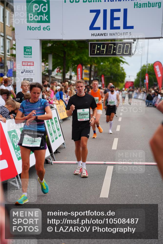 20.09.2026 - PSD Bank Halbmarathon LAZAROV Photography http://msf.ph/oto/10508487 20.09.2026 11:46:59 Ziel 1189, 1557, 1561, 1810, 1876, 2012, 2090, 2141, 2659, 3424, 3511, 4001, 4247, 4566, 4639 meine-sportfotos.de
