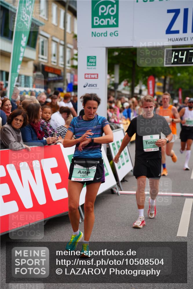 20.09.2026 - PSD Bank Halbmarathon LAZAROV Photography http://msf.ph/oto/10508504 20.09.2026 11:47:00 Ziel 1189, 1557, 1561, 1810, 1876, 2012, 2090, 2141, 2659, 2902, 3424, 3511, 4001, 4247, 4639 meine-sportfotos.de