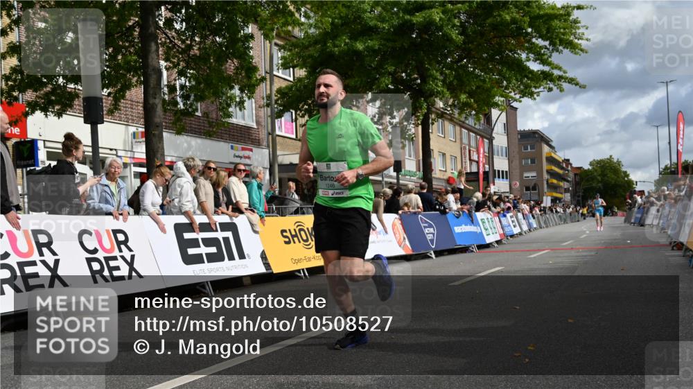 20.09.2026 - PSD Bank Halbmarathon J. Mangold http://msf.ph/oto/10508527 20.09.2026 11:30:21 Ziel 1246, 2369, 2771, 3119 meine-sportfotos.de