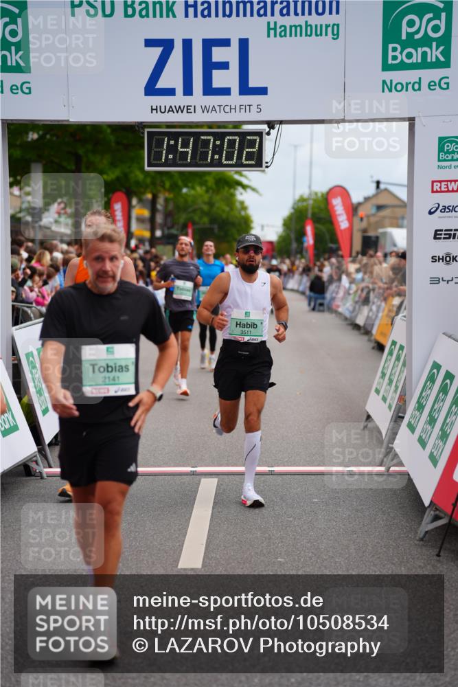 20.09.2026 - PSD Bank Halbmarathon LAZAROV Photography http://msf.ph/oto/10508534 20.09.2026 11:47:02 Ziel 1189, 1557, 1561, 1810, 2012, 2090, 2141, 2659, 2902, 3424, 3511, 4001, 4247 meine-sportfotos.de