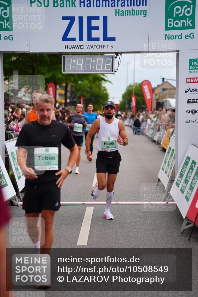 20.09.2026 - PSD Bank Halbmarathon LAZAROV Photography http://msf.ph/oto/10508549 20.09.2026 11:47:02 Ziel 1189, 1557, 1561, 1810, 2012, 2090, 2141, 2659, 2902, 3424, 3511, 4001, 4247 meine-sportfotos.de