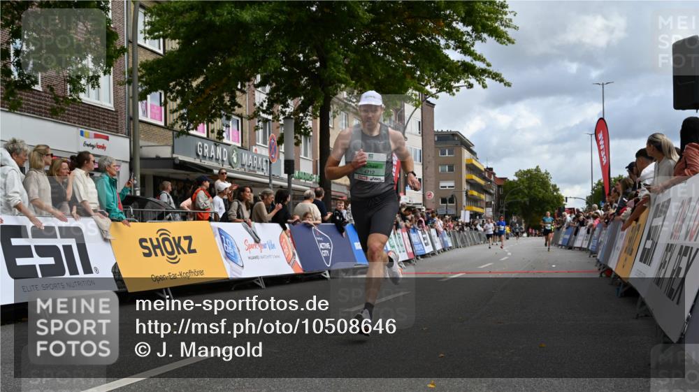 20.09.2026 - PSD Bank Halbmarathon J. Mangold http://msf.ph/oto/10508646 20.09.2026 11:30:42 Ziel 1055, 4504, 4505, 4712 meine-sportfotos.de