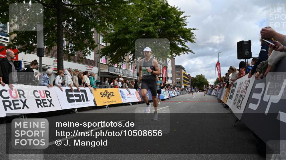 20.09.2026 - PSD Bank Halbmarathon J. Mangold http://msf.ph/oto/10508656 20.09.2026 11:30:42 Ziel 1055, 4504, 4505, 4712 meine-sportfotos.de