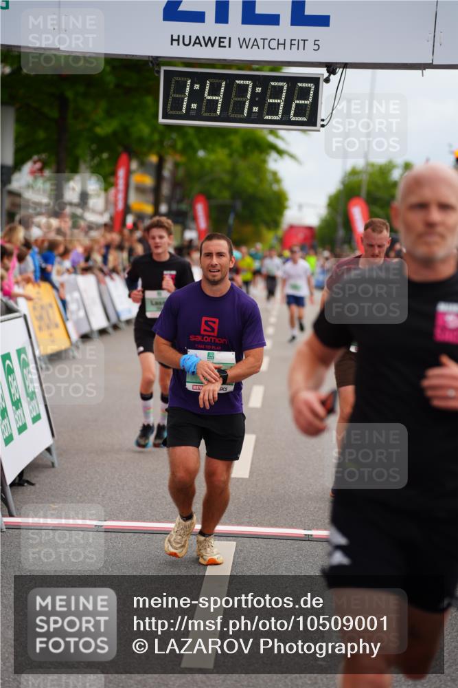 20.09.2026 - PSD Bank Halbmarathon LAZAROV Photography http://msf.ph/oto/10509001 20.09.2026 11:47:31 Ziel 1234, 2462, 2583, 3562, 4481, 4655 meine-sportfotos.de