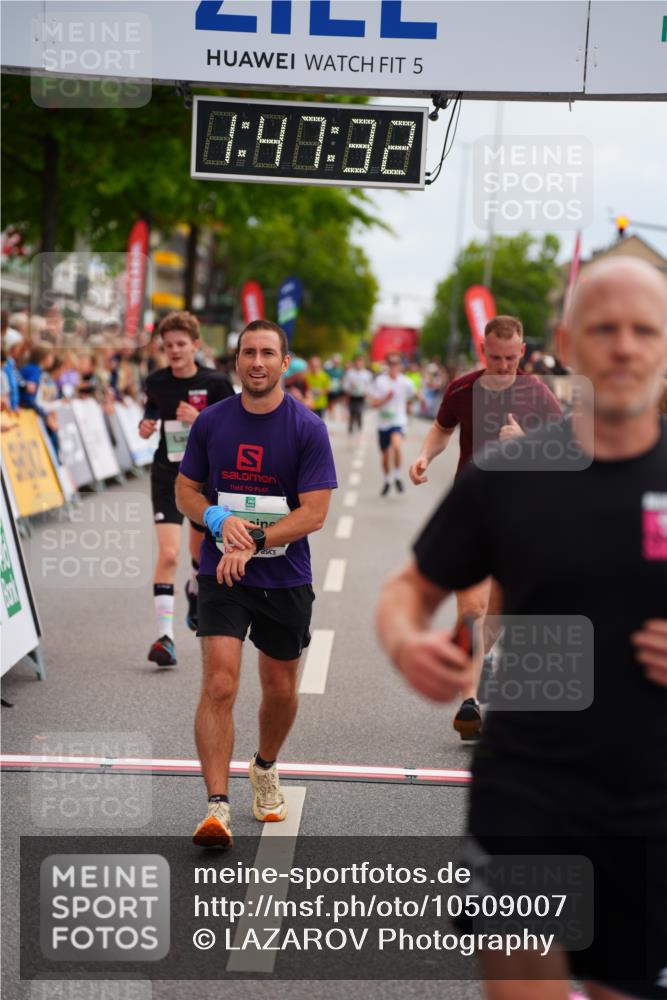 20.09.2026 - PSD Bank Halbmarathon LAZAROV Photography http://msf.ph/oto/10509007 20.09.2026 11:47:31 Ziel 1234, 2462, 2583, 3562, 4481, 4655 meine-sportfotos.de
