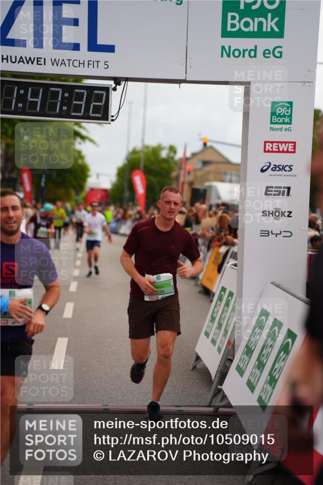 20.09.2026 - PSD Bank Halbmarathon LAZAROV Photography http://msf.ph/oto/10509015 20.09.2026 11:47:32 Ziel 1234, 2462, 2583, 3562, 4481, 4655 meine-sportfotos.de