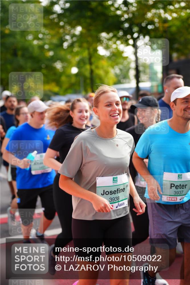 20.09.2026 - PSD Bank Halbmarathon LAZAROV Photography http://msf.ph/oto/10509022 20.09.2026 10:09:30 Laufen 3938, 3937 meine-sportfotos.de
