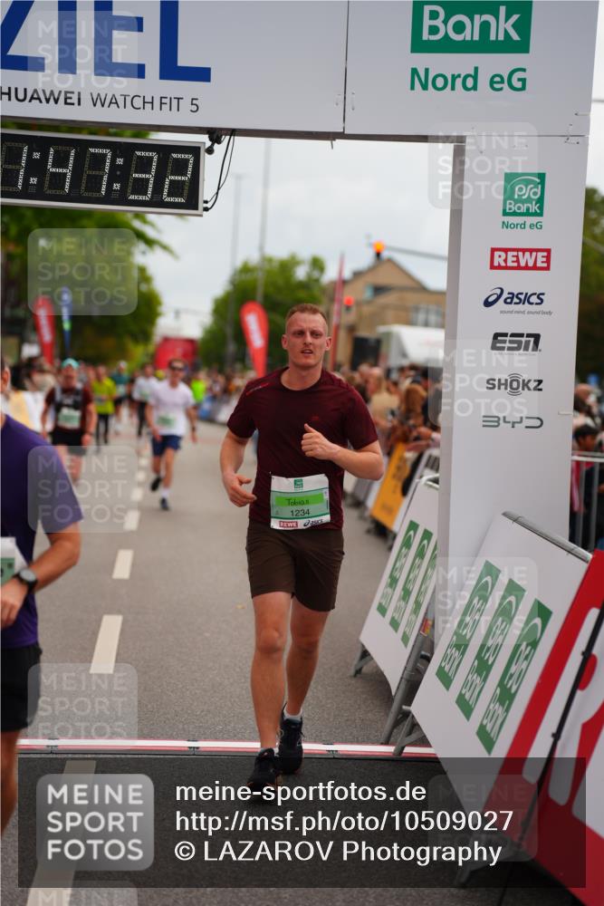 20.09.2026 - PSD Bank Halbmarathon LAZAROV Photography http://msf.ph/oto/10509027 20.09.2026 11:47:32 Ziel 1234, 2462, 2583, 3562, 4481, 4655 meine-sportfotos.de