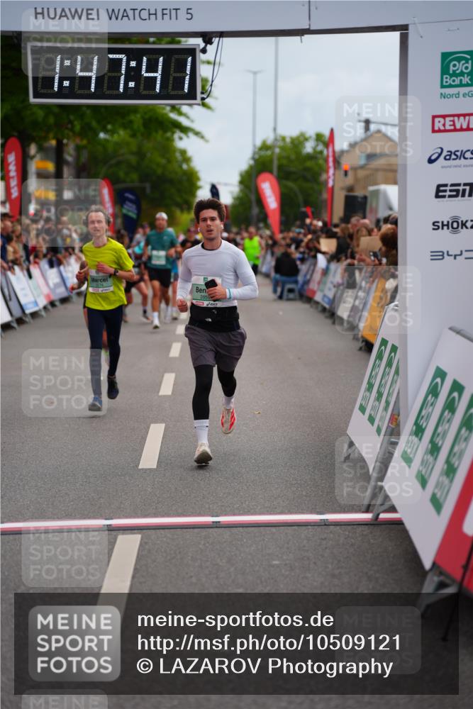 20.09.2026 - PSD Bank Halbmarathon LAZAROV Photography http://msf.ph/oto/10509121 20.09.2026 11:47:41 Ziel 2074, 2583, 2859, 3914 meine-sportfotos.de