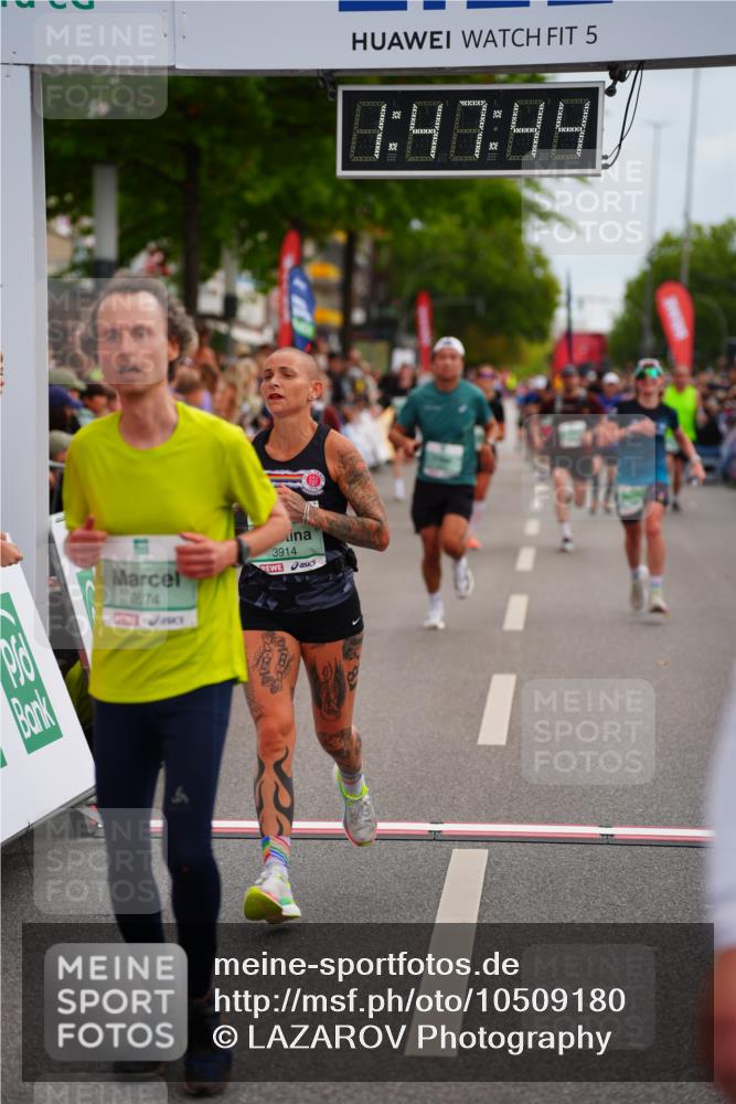 20.09.2026 - PSD Bank Halbmarathon LAZAROV Photography http://msf.ph/oto/10509180 20.09.2026 11:47:44 Ziel 1661, 1712, 2074, 2859, 3914, 4262, 4662 meine-sportfotos.de