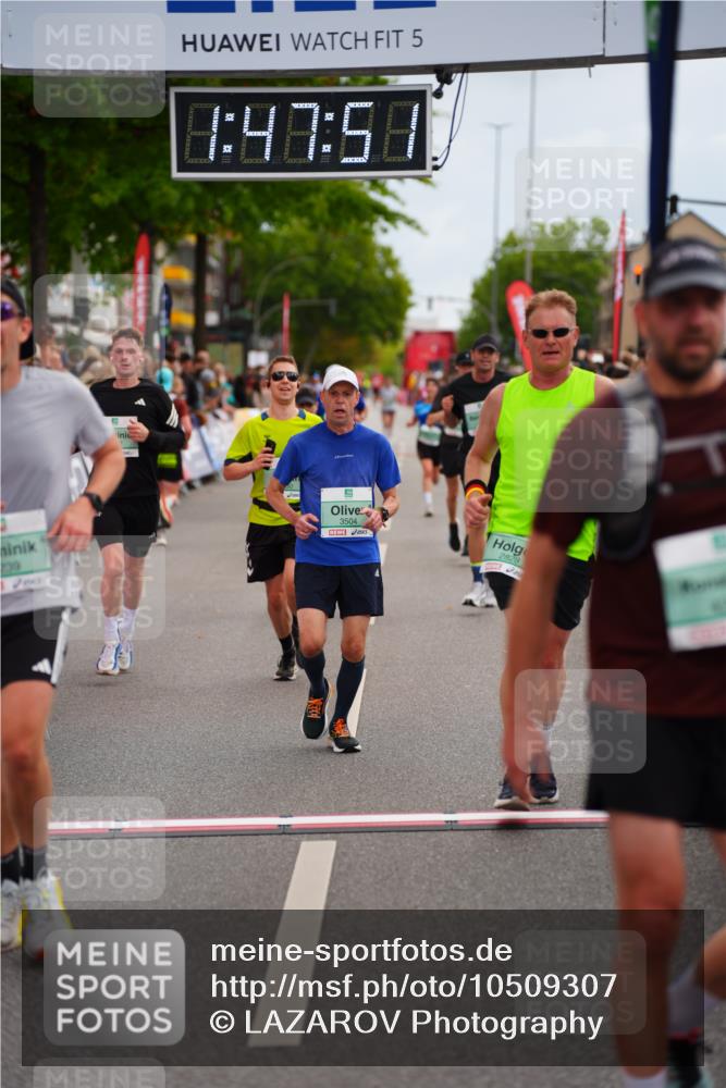 20.09.2026 - PSD Bank Halbmarathon LAZAROV Photography http://msf.ph/oto/10509307 20.09.2026 11:47:50 Ziel 1661, 1712, 2074, 2177, 2828, 2836, 3239, 3330, 3504, 3586, 3914, 4248, 4262, 4662 meine-sportfotos.de